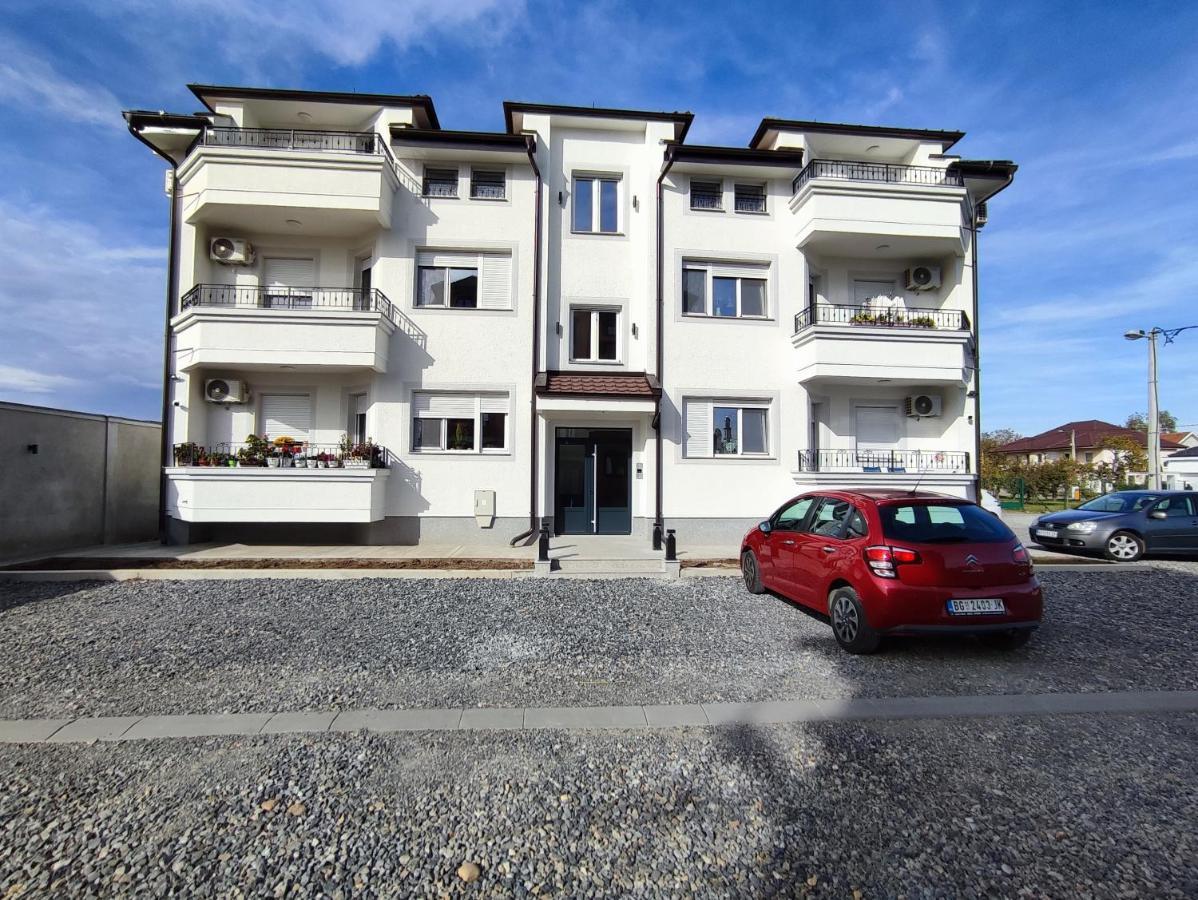 Morning Star Danica Apartment Surcin Exterior photo